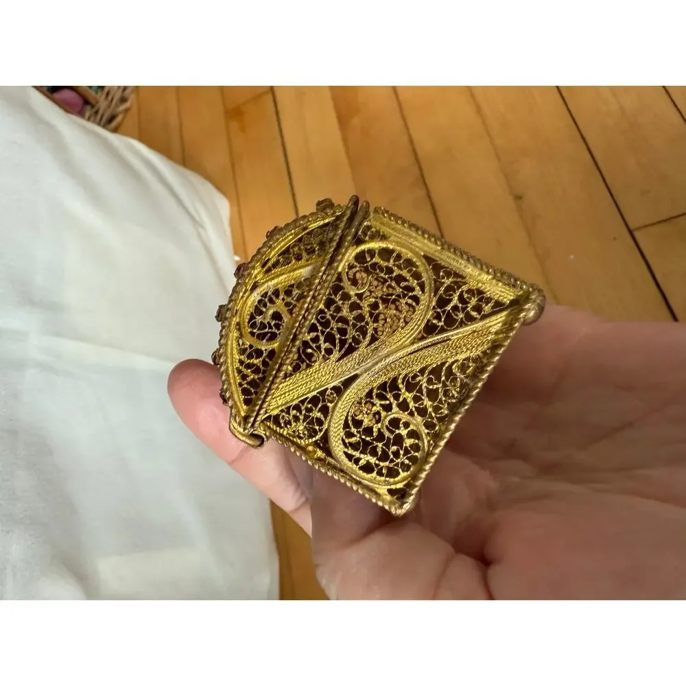 Vintage miniature filigree gold tone‎ chest trunk collectible jewelry box